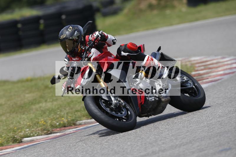 /27 12.06.2025 Ducati Schweiz Trackday Warmup  ADR/blau-bleu/ohne